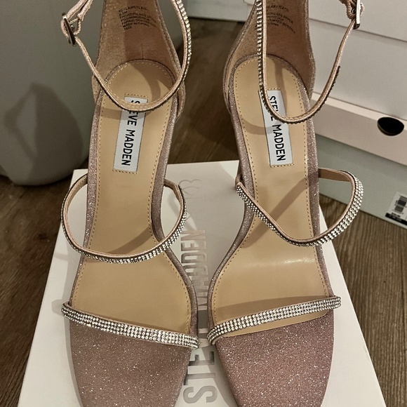 Stappy Heels - Picture 2 of 6